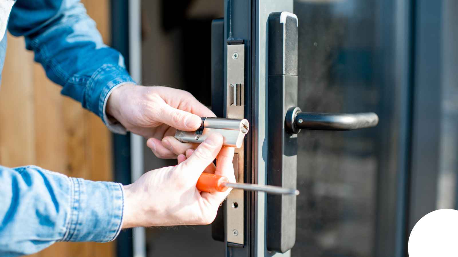 Locksmith in Austin, TX — Jason Glovebox Lock Repair Austin